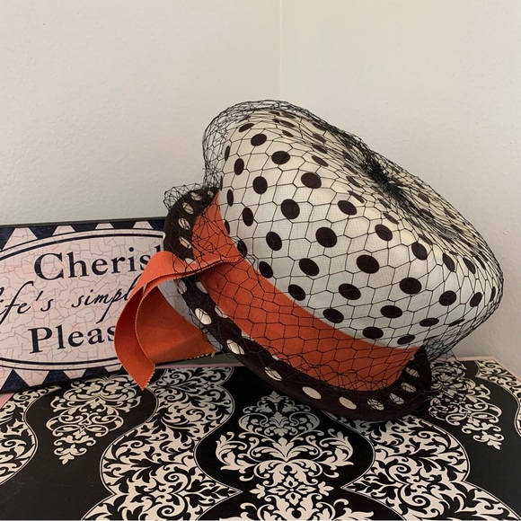 Vintage Accessories - 👒Emily In Paris👒 Vintage Modern Miss Derby Hat